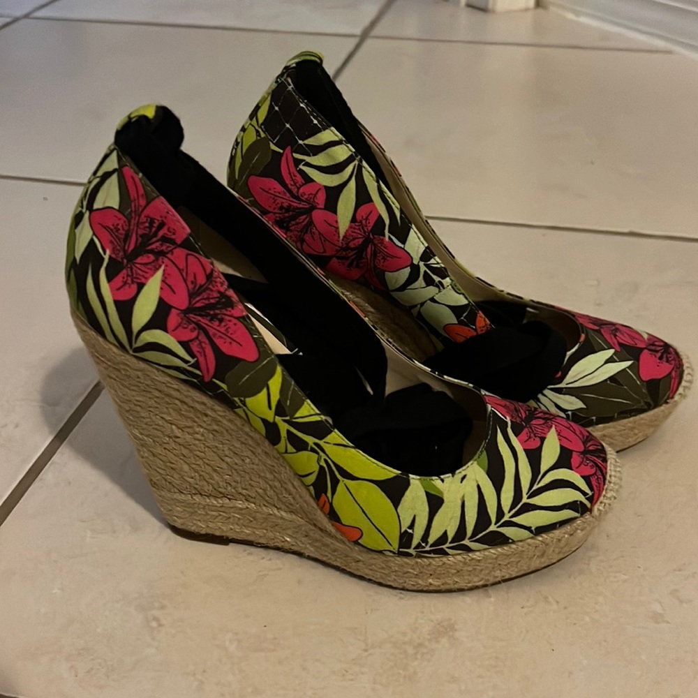 Jessica Simpson Wedges - Picture 2 of 11